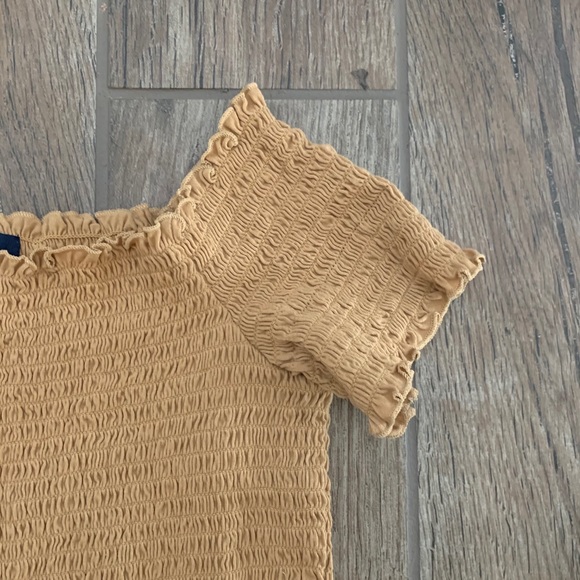 American Eagle off the shoulder Tee - Picture 4 of 4